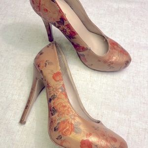 Floral Pattern Ladies High Heels size 7.5, “Call It Spring”